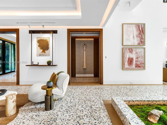 2000 N Bay Rd, Miami Beach FL 33140