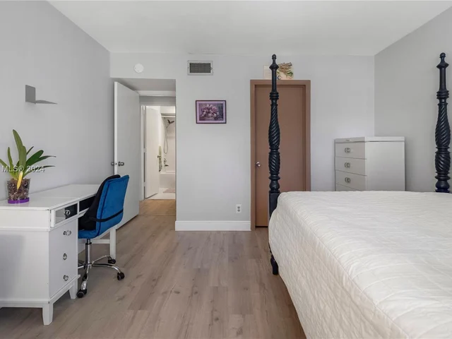 2970 NE 16th Ave # 209, Oakland Park FL 33334