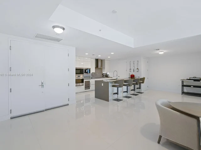 17475 Collins Ave # 903, Sunny Isles Beach FL 33160