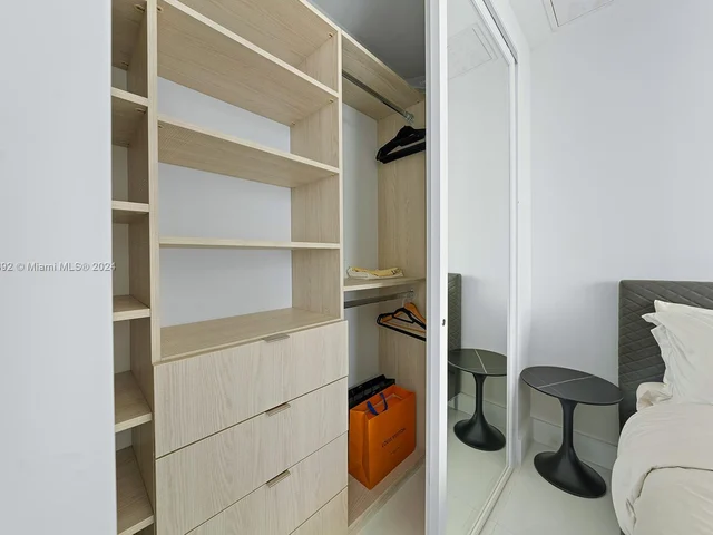 17475 Collins Ave # 903, Sunny Isles Beach FL 33160