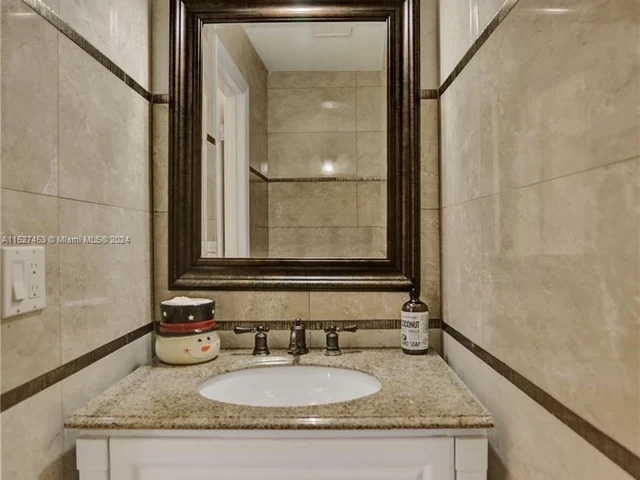 2101 NW 45th Ave, Coconut Creek FL 33066