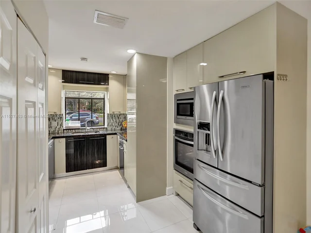 2101 NW 45th Ave, Coconut Creek FL 33066