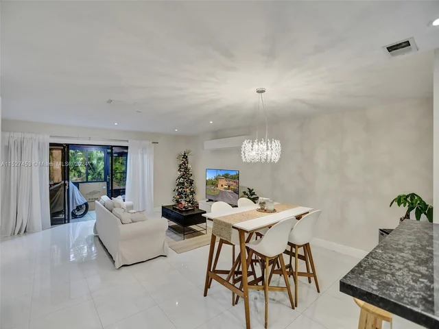 2101 NW 45th Ave, Coconut Creek FL 33066