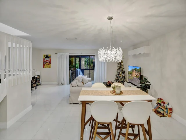 2101 NW 45th Ave, Coconut Creek FL 33066