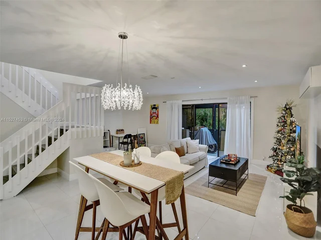 2101 NW 45th Ave, Coconut Creek FL 33066