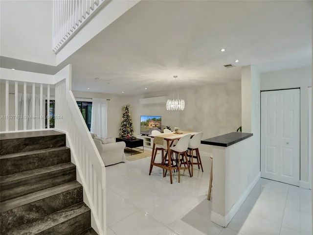 2101 NW 45th Ave, Coconut Creek FL 33066