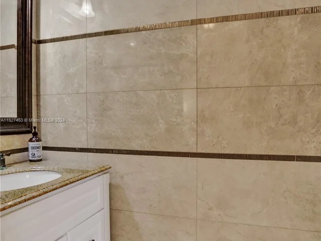 2101 NW 45th Ave, Coconut Creek FL 33066