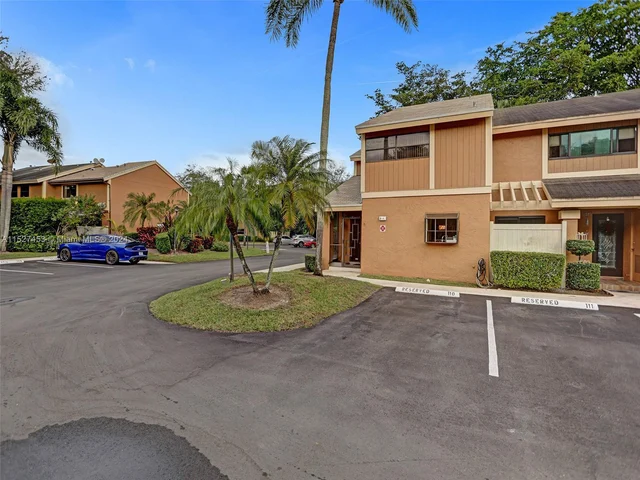 2101 NW 45th Ave, Coconut Creek FL 33066