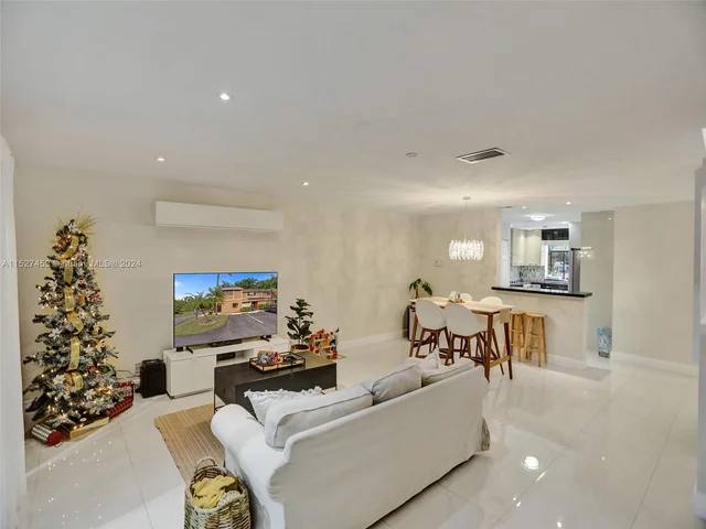 2101 NW 45th Ave, Coconut Creek FL 33066