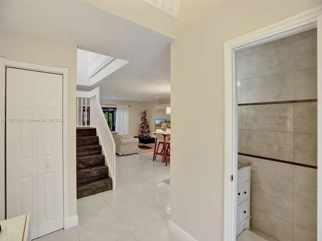 2101 NW 45th Ave, Coconut Creek FL 33066