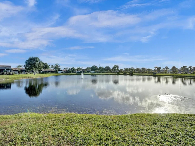 9975 Boca Gardens Trl # D, Boca Raton FL 33496