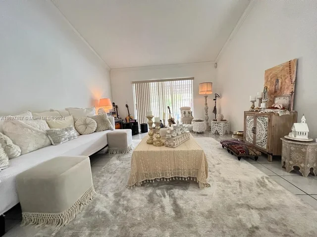 9724 SW 114th Ct # 9724, Miami FL 33176