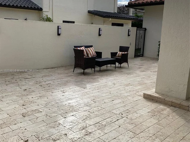 8260 NW 162nd St, Miami Lakes FL 33016