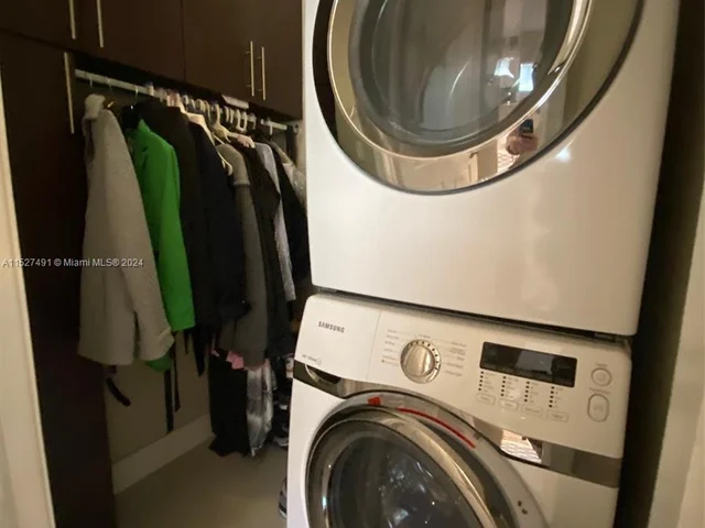 8260 NW 162nd St, Miami Lakes FL 33016