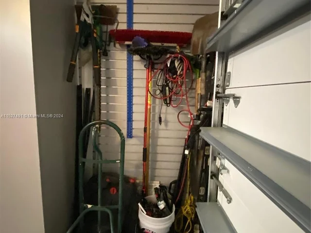 8260 NW 162nd St, Miami Lakes FL 33016