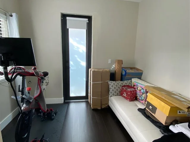 8260 NW 162nd St, Miami Lakes FL 33016