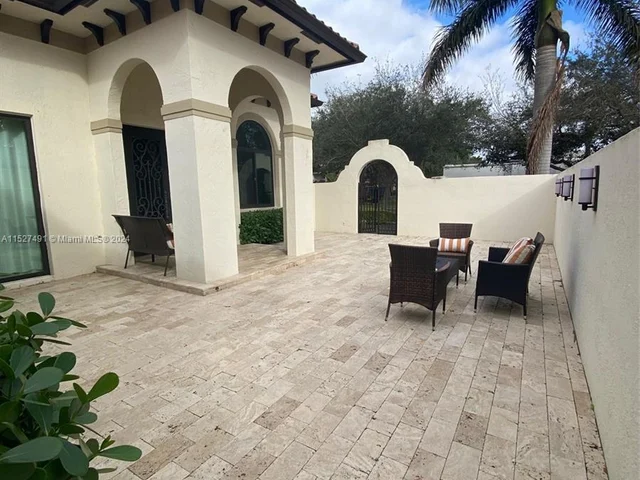 8260 NW 162nd St, Miami Lakes FL 33016