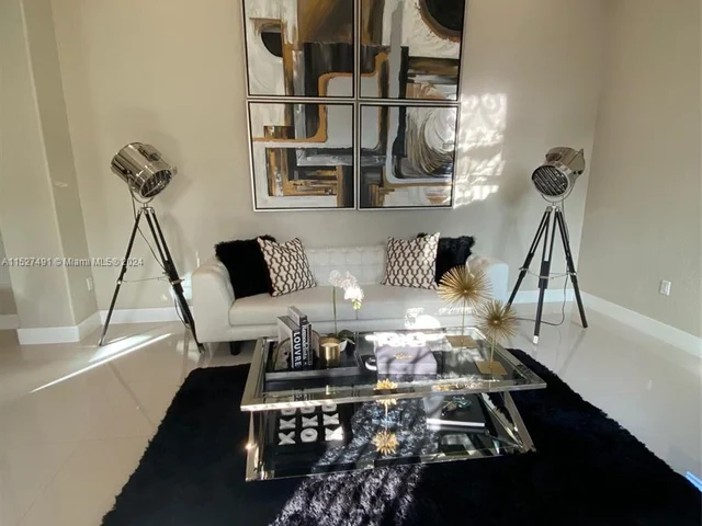 8260 NW 162nd St, Miami Lakes FL 33016