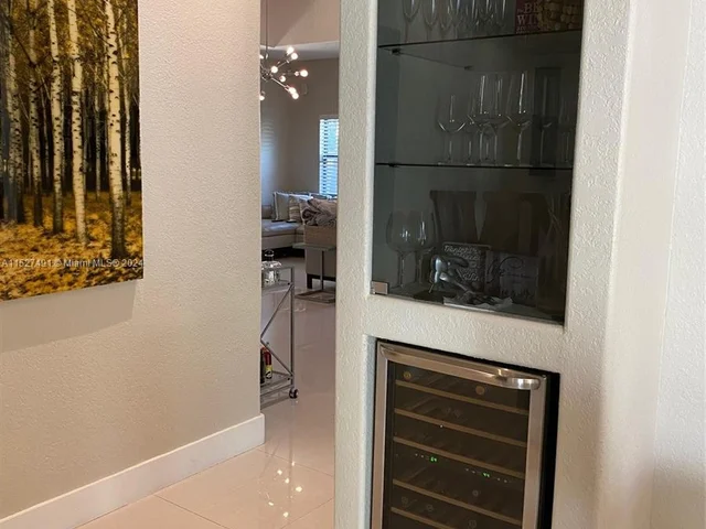 8260 NW 162nd St, Miami Lakes FL 33016