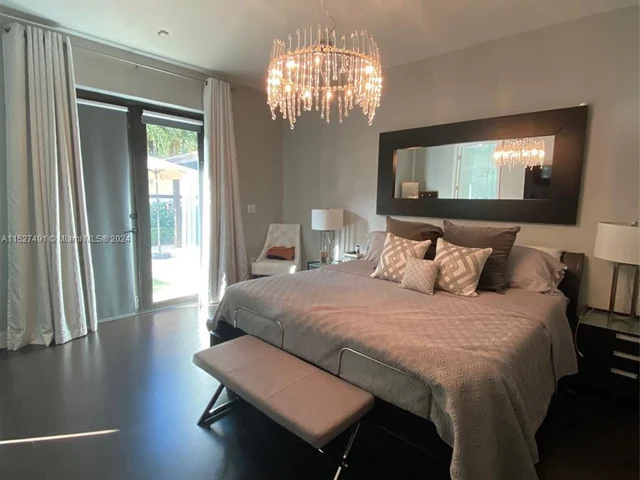 8260 NW 162nd St, Miami Lakes FL 33016