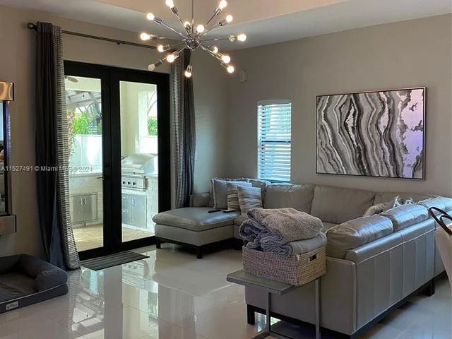 8260 NW 162nd St, Miami Lakes FL 33016