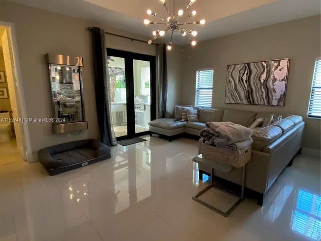 8260 NW 162nd St, Miami Lakes FL 33016