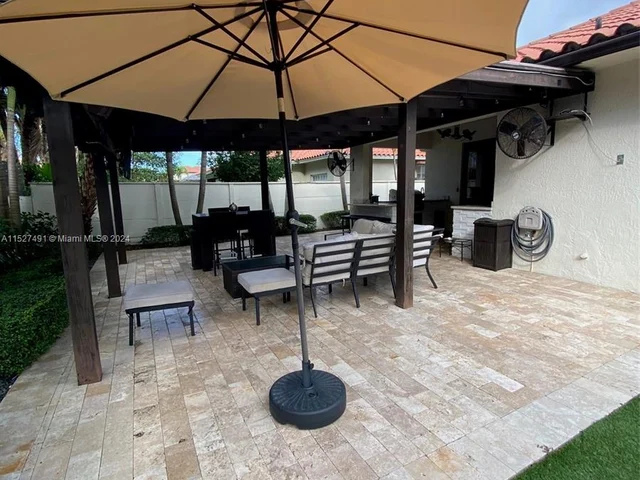 8260 NW 162nd St, Miami Lakes FL 33016