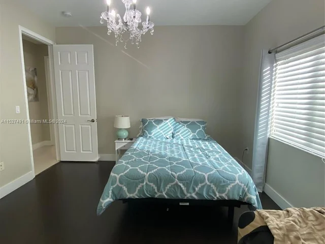 8260 NW 162nd St, Miami Lakes FL 33016