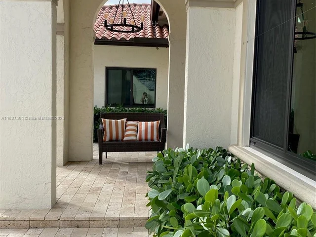 8260 NW 162nd St, Miami Lakes FL 33016