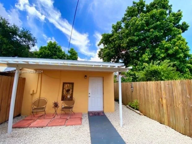 1031 NW 26th St # 0, Miami FL 33127