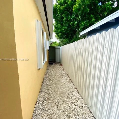 1031 NW 26th St # 0, Miami FL 33127