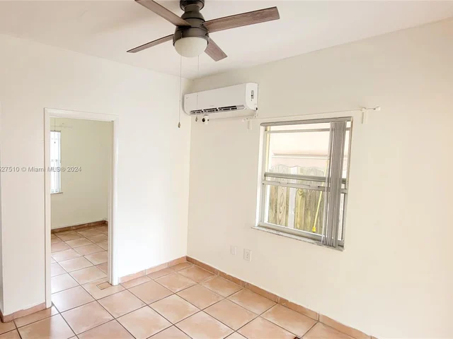 1031 NW 26th St # 0, Miami FL 33127