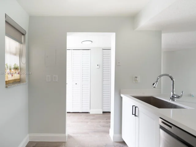 14180 SW 84th St # G, Miami FL 33183