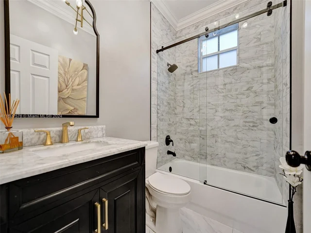 940 Crestview Cir, Weston FL 33327