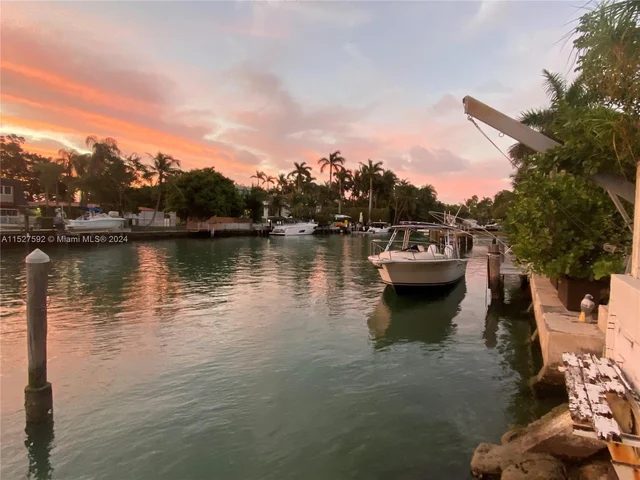 3485 N Meridian Ave, Miami Beach FL 33140