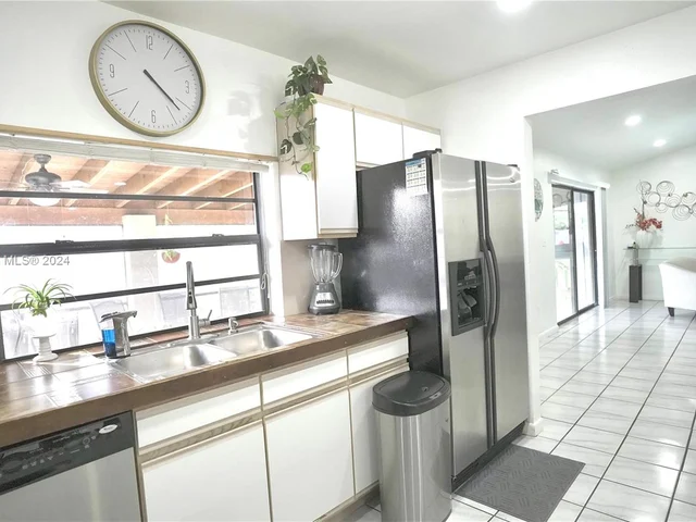 1660 N Audubon Dr, Homestead FL 33035