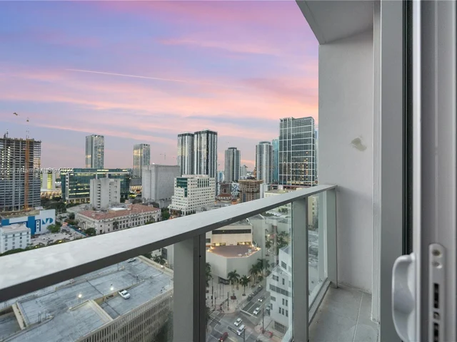 227 NE 2nd St # 2405, Miami FL 33132