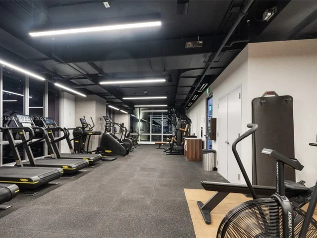 227 NE 2nd St # 2405, Miami FL 33132