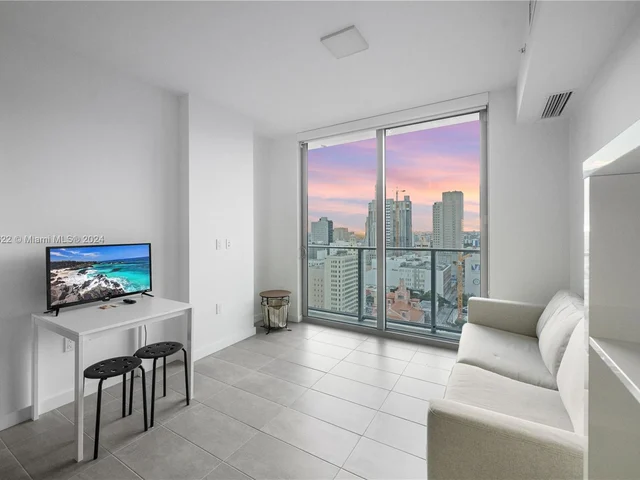 227 NE 2nd St # 2405, Miami FL 33132