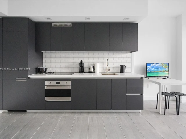 227 NE 2nd St # 2405, Miami FL 33132