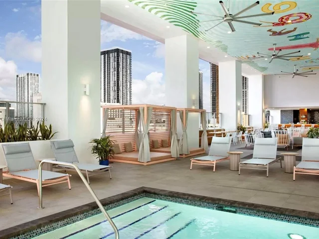 227 NE 2nd St # 2405, Miami FL 33132