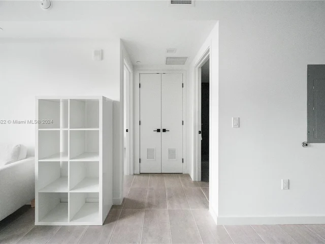 227 NE 2nd St # 2405, Miami FL 33132