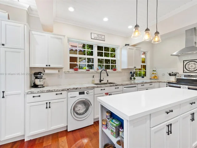 1340 Asturia Ave, Coral Gables FL 33134