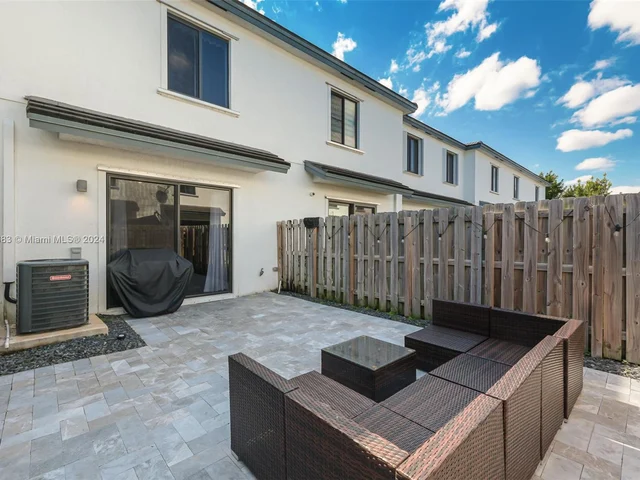 10835 SW 235th Ln, Homestead FL 33032