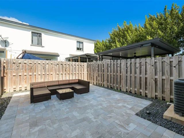 10835 SW 235th Ln, Homestead FL 33032