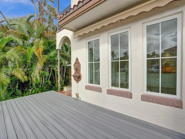 2736 NE 14th St # 1, Fort Lauderdale FL 33304