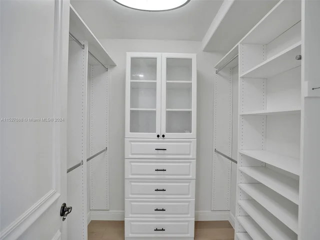 2736 NE 14th St # 1, Fort Lauderdale FL 33304