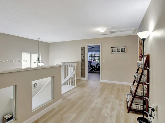 118 SW 206th Ave, Pembroke Pines FL 33029