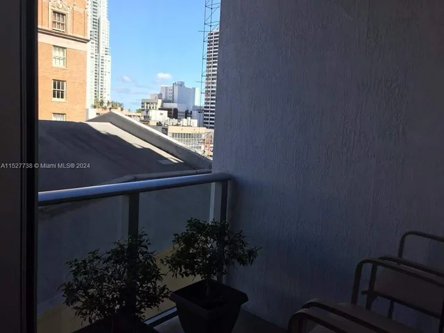 151 SE 1st St # 704, Miami FL 33131