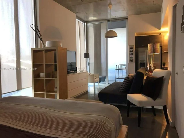 151 SE 1st St # 704, Miami FL 33131